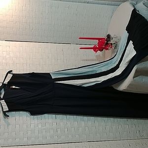 BCBGMAXAZRIA Size Medium NWT